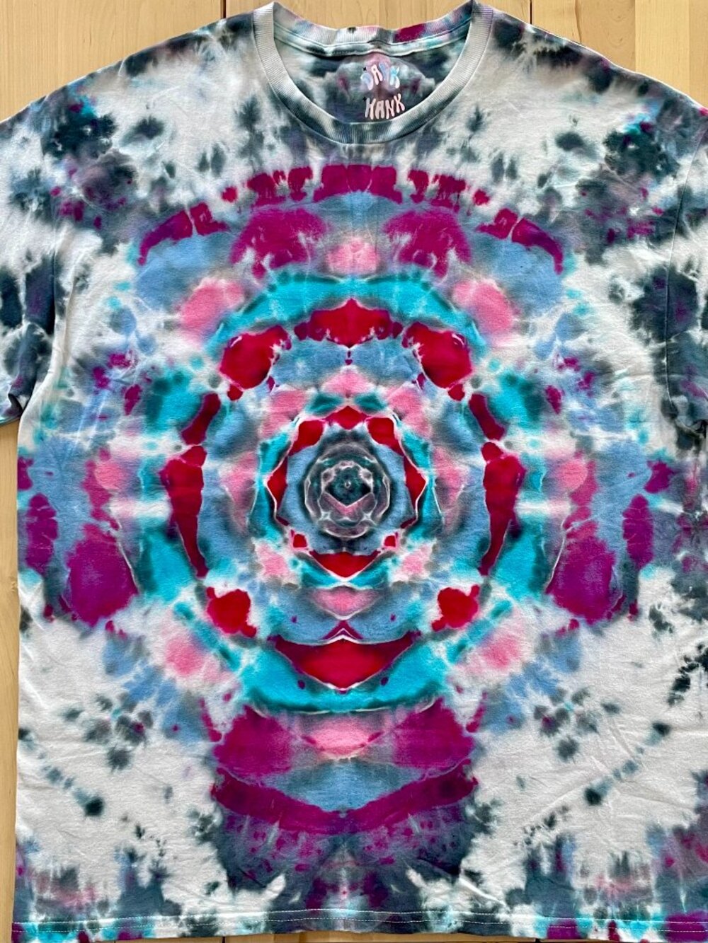 Gildan Unisex 8-Point Mandala Tie Dye T-Shirt size XL Blue Sky Pink Fuchsia Purp